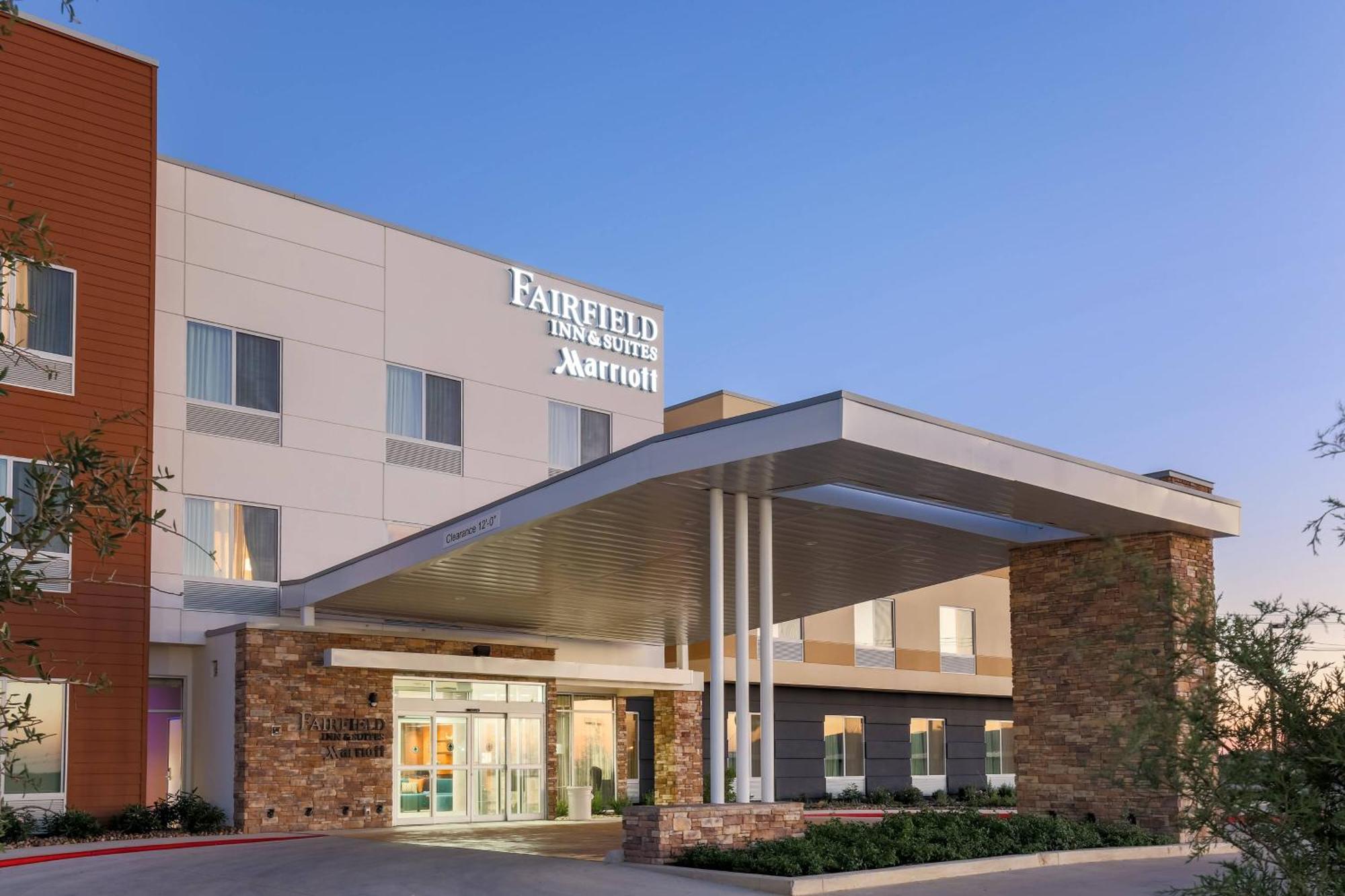 Fairfield Inn & Suites By Marriott Pleasanton Buitenkant foto